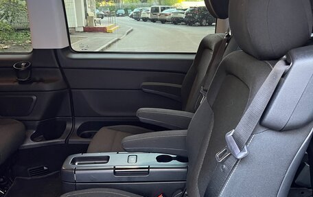 Mercedes-Benz V-Класс, 2019 год, 5 200 000 рублей, 4 фотография