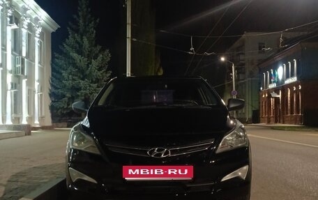 Hyundai Solaris II рестайлинг, 2015 год, 630 000 рублей, 2 фотография