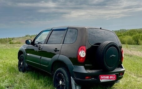 Chevrolet Niva I рестайлинг, 2011 год, 640 000 рублей, 3 фотография