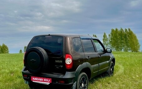 Chevrolet Niva I рестайлинг, 2011 год, 640 000 рублей, 4 фотография
