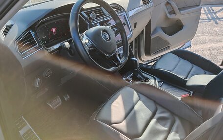 Volkswagen Tiguan II, 2019 год, 3 900 000 рублей, 9 фотография