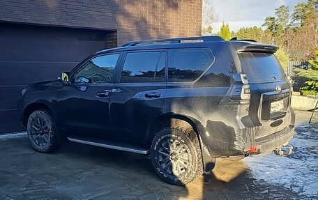 Toyota Land Cruiser Prado 150 рестайлинг 2, 2022 год, 6 650 000 рублей, 5 фотография