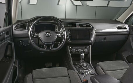 Volkswagen Tiguan II, 2019 год, 3 330 000 рублей, 6 фотография