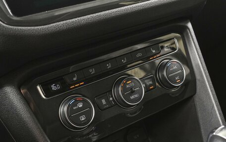 Volkswagen Tiguan II, 2019 год, 3 330 000 рублей, 15 фотография