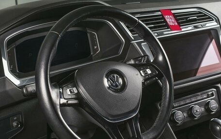 Volkswagen Tiguan II, 2019 год, 3 330 000 рублей, 20 фотография