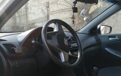 Hyundai Solaris II рестайлинг, 2015 год, 799 000 рублей, 1 фотография