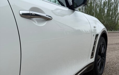 Infiniti QX70, 2017 год, 3 400 000 рублей, 10 фотография