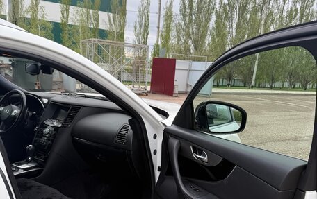 Infiniti QX70, 2017 год, 3 400 000 рублей, 13 фотография