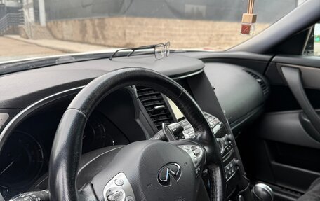 Infiniti QX70, 2017 год, 3 400 000 рублей, 25 фотография