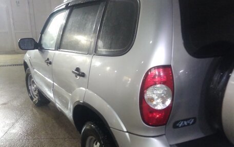 Chevrolet Niva I рестайлинг, 2010 год, 550 000 рублей, 3 фотография