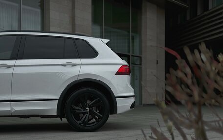 Volkswagen Tiguan II, 2021 год, 3 680 000 рублей, 3 фотография