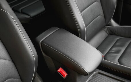 Volkswagen Tiguan II, 2021 год, 3 680 000 рублей, 15 фотография
