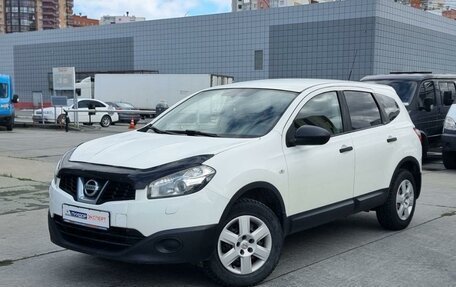 Nissan Qashqai+2 I, 2013 год, 970 000 рублей, 2 фотография