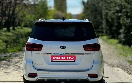KIA Carnival III, 2019 год, 3 400 000 рублей, 8 фотография