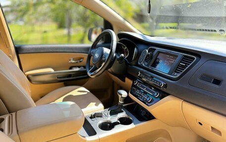 KIA Carnival III, 2019 год, 3 400 000 рублей, 19 фотография