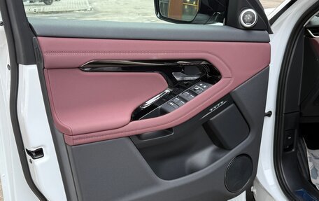Land Rover Range Rover Evoque II, 2024 год, 5 860 000 рублей, 10 фотография