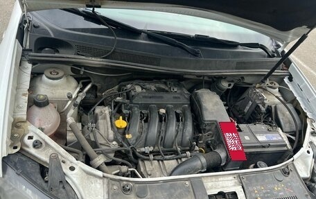 Renault Logan II, 2018 год, 725 000 рублей, 6 фотография