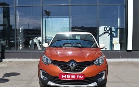 Renault Kaptur I рестайлинг, 2017 год, 1 360 000 рублей, 2 фотография