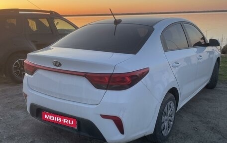 KIA Rio IV, 2019 год, 800 000 рублей, 1 фотография