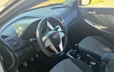 Hyundai Solaris II рестайлинг, 2011 год, 800 000 рублей, 1 фотография