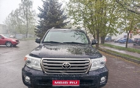 Toyota Land Cruiser 200, 2013 год, 3 900 000 рублей, 1 фотография