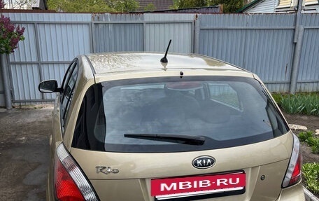 KIA Rio II, 2011 год, 700 000 рублей, 2 фотография