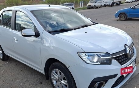 Renault Logan II, 2018 год, 730 000 рублей, 3 фотография