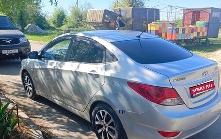 Hyundai Solaris II рестайлинг, 2011 год, 800 000 рублей, 11 фотография