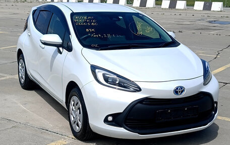 Toyota Aqua, 2021 год, 1 400 000 рублей, 2 фотография