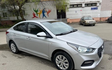 Hyundai Solaris II рестайлинг, 2018 год, 1 050 000 рублей, 2 фотография