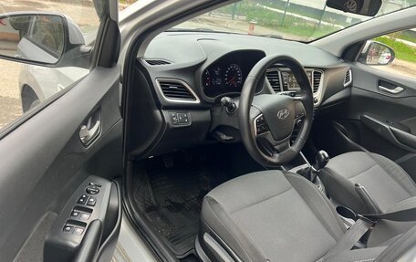 Hyundai Solaris II рестайлинг, 2018 год, 1 050 000 рублей, 7 фотография