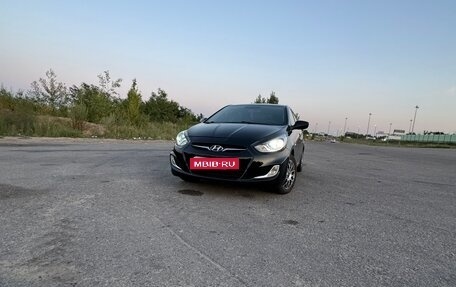 Hyundai Solaris II рестайлинг, 2011 год, 650 000 рублей, 6 фотография