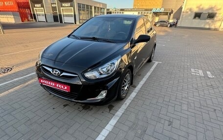 Hyundai Solaris II рестайлинг, 2011 год, 650 000 рублей, 4 фотография