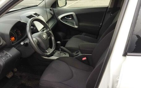 Toyota RAV4, 2012 год, 1 690 000 рублей, 2 фотография