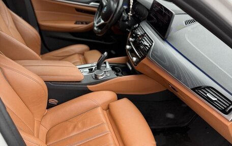 BMW 5 серия, 2021 год, 4 850 000 рублей, 13 фотография