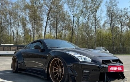 Nissan GT-R, 2011 год, 15 555 555 рублей, 2 фотография