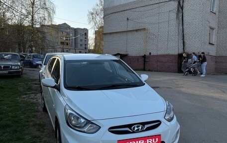 Hyundai Solaris II рестайлинг, 2013 год, 990 000 рублей, 2 фотография