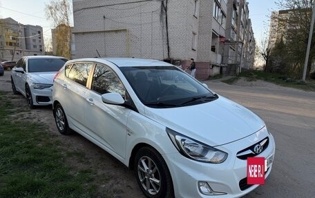 Hyundai Solaris II рестайлинг, 2013 год, 990 000 рублей, 3 фотография