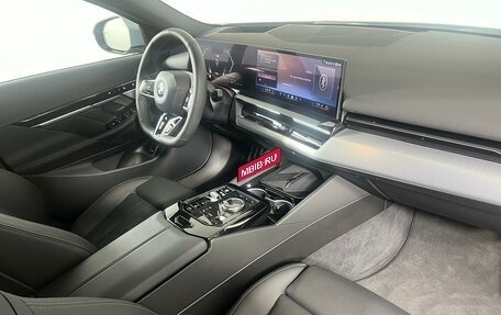 BMW 5 серия, 2024 год, 7 720 000 рублей, 14 фотография