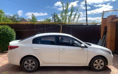 KIA Rio IV, 2018 год, 670 000 рублей, 3 фотография