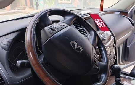 Infiniti QX56, 2012 год, 2 850 000 рублей, 9 фотография