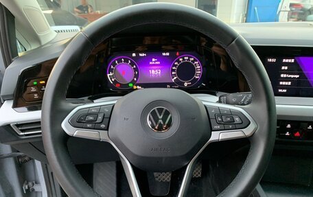 Volkswagen Golf VIII, 2022 год, 1 900 000 рублей, 5 фотография