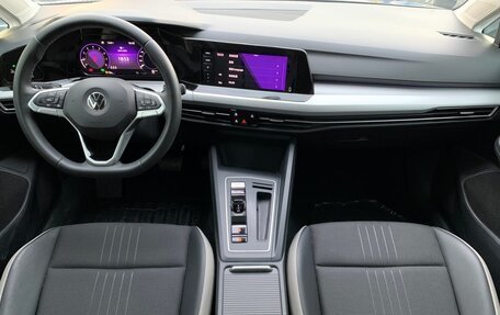 Volkswagen Golf VIII, 2022 год, 1 900 000 рублей, 4 фотография