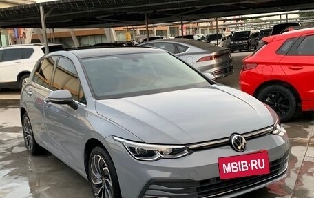 Volkswagen Golf VIII, 2022 год, 1 900 000 рублей, 2 фотография