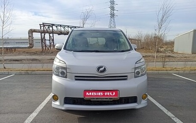 Toyota Voxy II, 2010 год, 1 430 000 рублей, 1 фотография