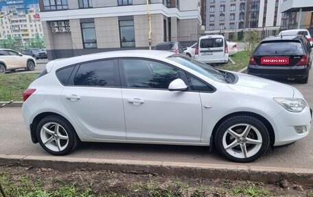 Opel Astra J, 2012 год, 620 000 рублей, 2 фотография