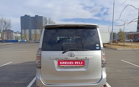Toyota Voxy II, 2010 год, 1 430 000 рублей, 5 фотография