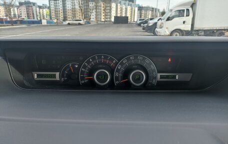 Toyota Voxy II, 2010 год, 1 430 000 рублей, 9 фотография