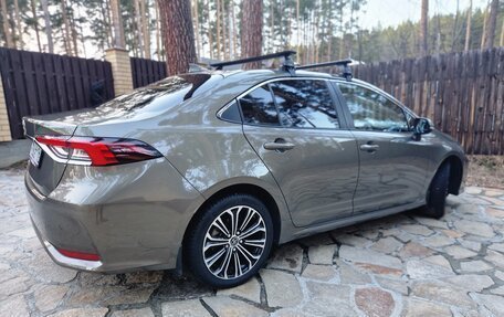 Toyota Corolla, 2019 год, 2 300 000 рублей, 3 фотография