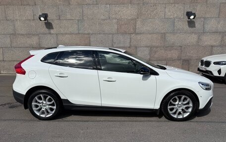 Volvo V40 Cross Country I, 2018 год, 1 850 000 рублей, 6 фотография